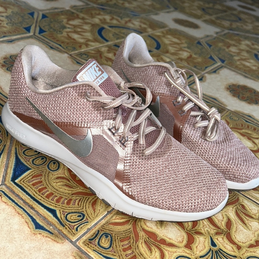 Nike Flex TR8 Sneakers